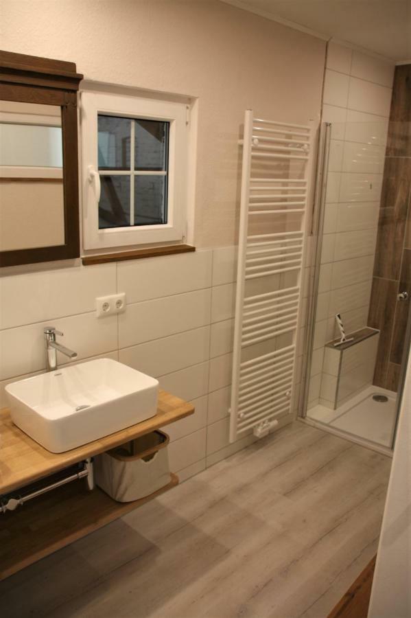 Grosse, Helle Ferienwohnung Mit 2 Balkonen Auf Dem Bauernhof In Der Lueneburger Heide Oetzen Ngoại thất bức ảnh