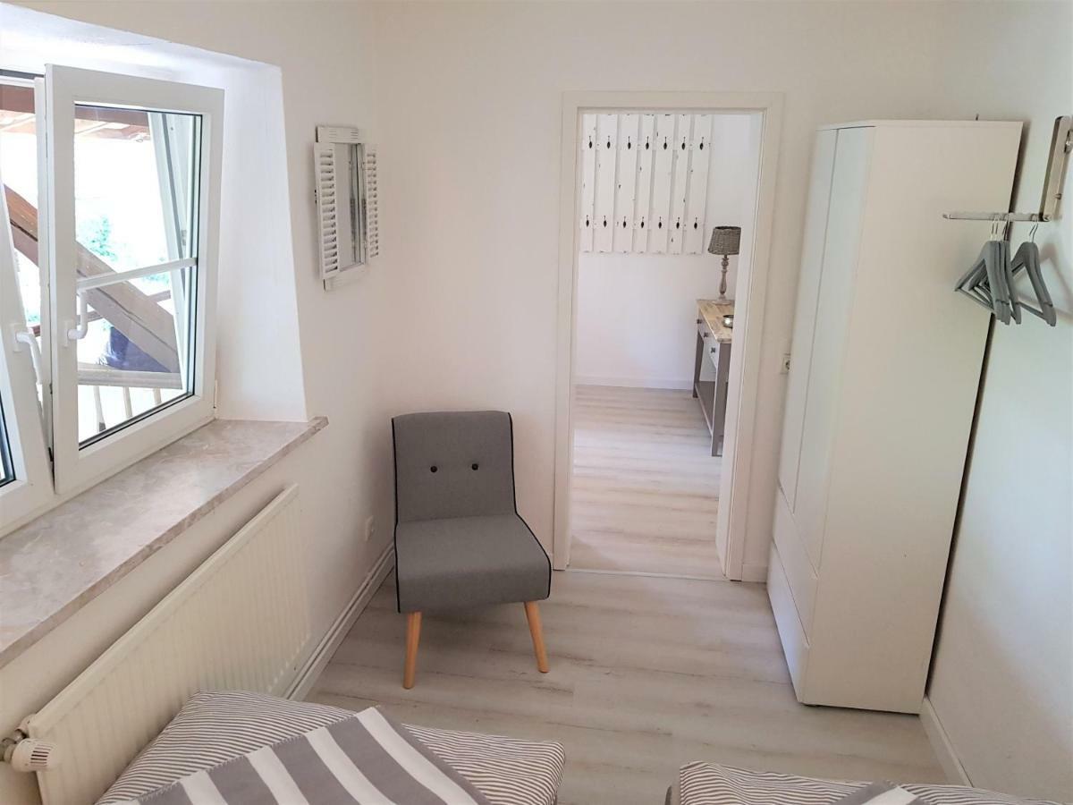 Grosse, Helle Ferienwohnung Mit 2 Balkonen Auf Dem Bauernhof In Der Lueneburger Heide Oetzen Ngoại thất bức ảnh