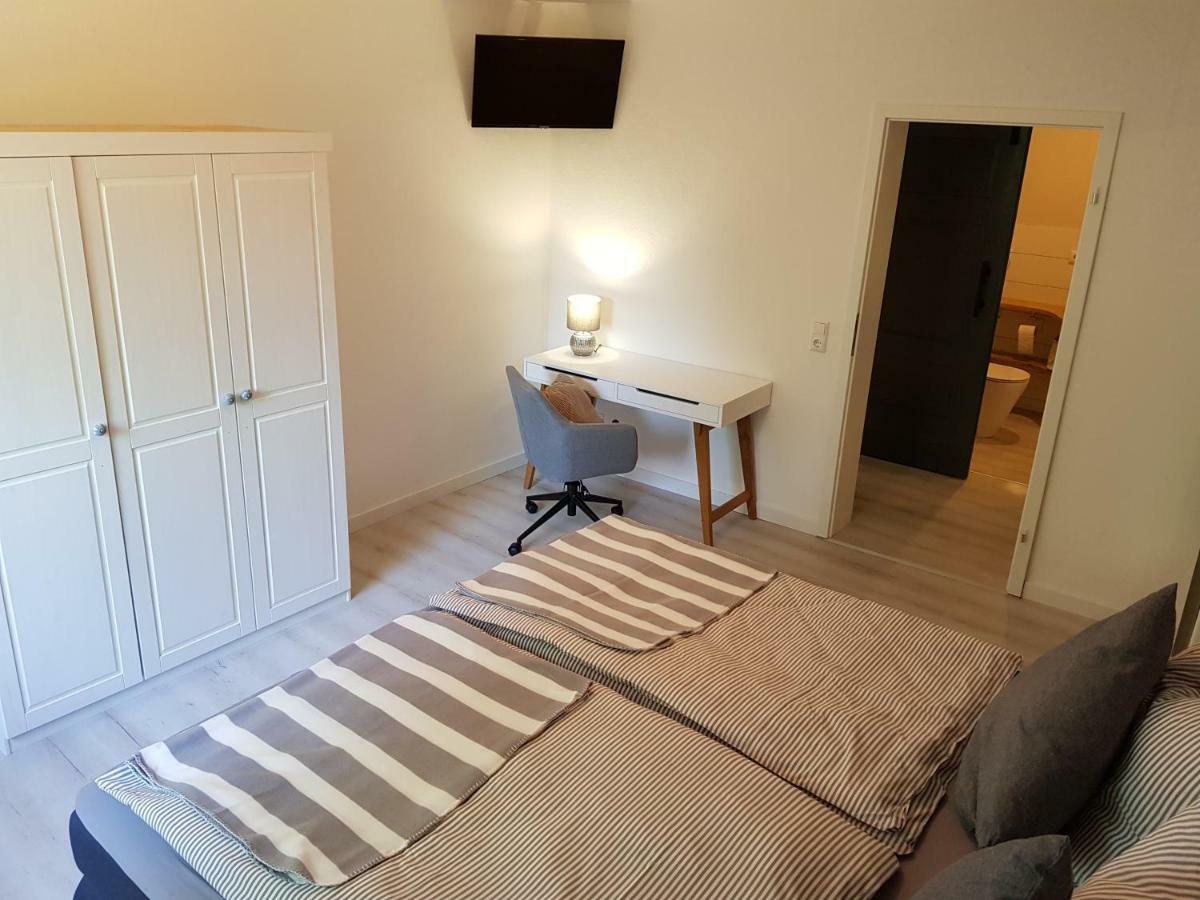 Grosse, Helle Ferienwohnung Mit 2 Balkonen Auf Dem Bauernhof In Der Lueneburger Heide Oetzen Ngoại thất bức ảnh